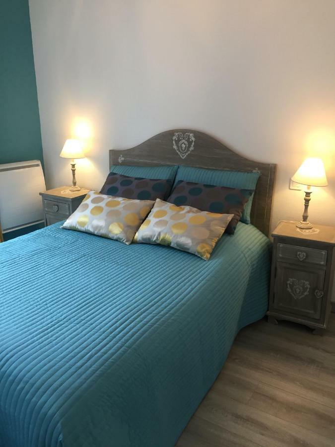 Апартаменти Les Meubles De Luchon - La Perle Bleue - Centre Luchon, Beau T2, 2 A 4 Personnes, Wifi Bagneres-de-Luchon Екстер'єр фото