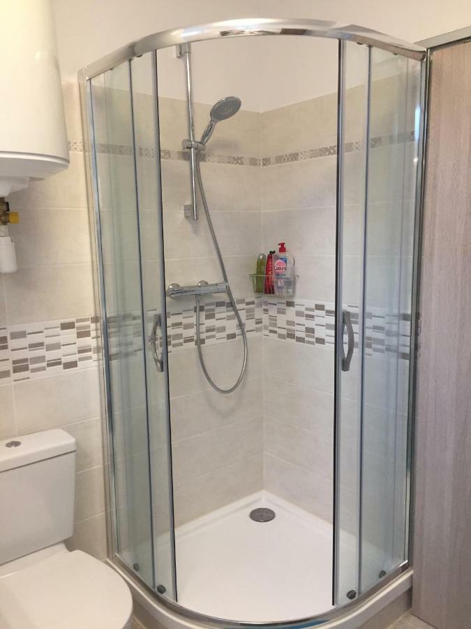 Апартаменти Les Meubles De Luchon - La Perle Bleue - Centre Luchon, Beau T2, 2 A 4 Personnes, Wifi Bagneres-de-Luchon Екстер'єр фото