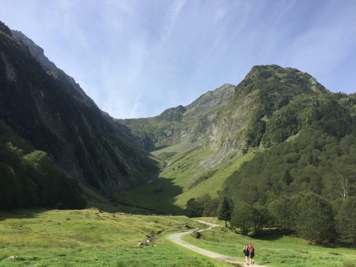 Апартаменти Les Meubles De Luchon - La Perle Bleue - Centre Luchon, Beau T2, 2 A 4 Personnes, Wifi Bagneres-de-Luchon Екстер'єр фото