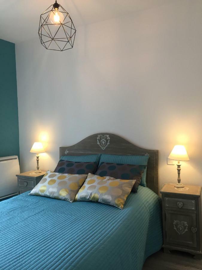 Апартаменти Les Meubles De Luchon - La Perle Bleue - Centre Luchon, Beau T2, 2 A 4 Personnes, Wifi Bagneres-de-Luchon Екстер'єр фото